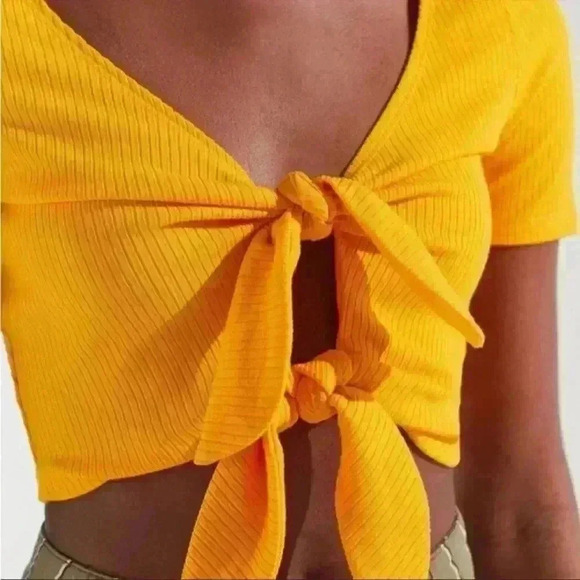 Urban Outfitters Tessa Tie Front Crop Top Size Large - Picture 4 of 9
